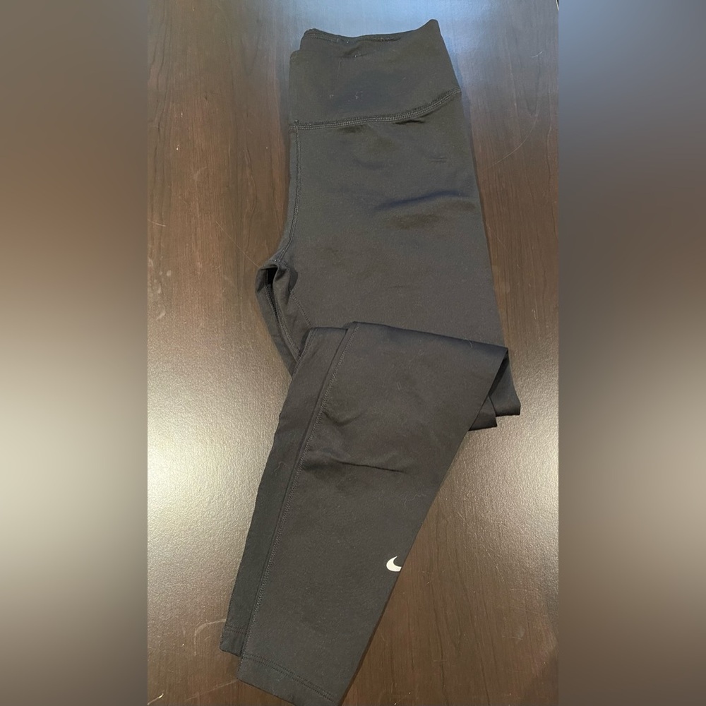 Medium Women’s Black Nike Leggings